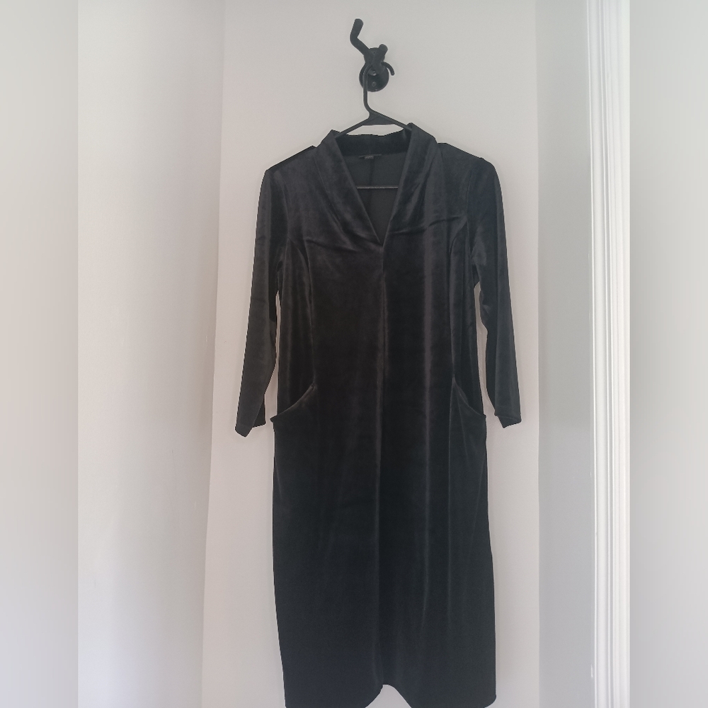 Elegant Black Velvet Dress
